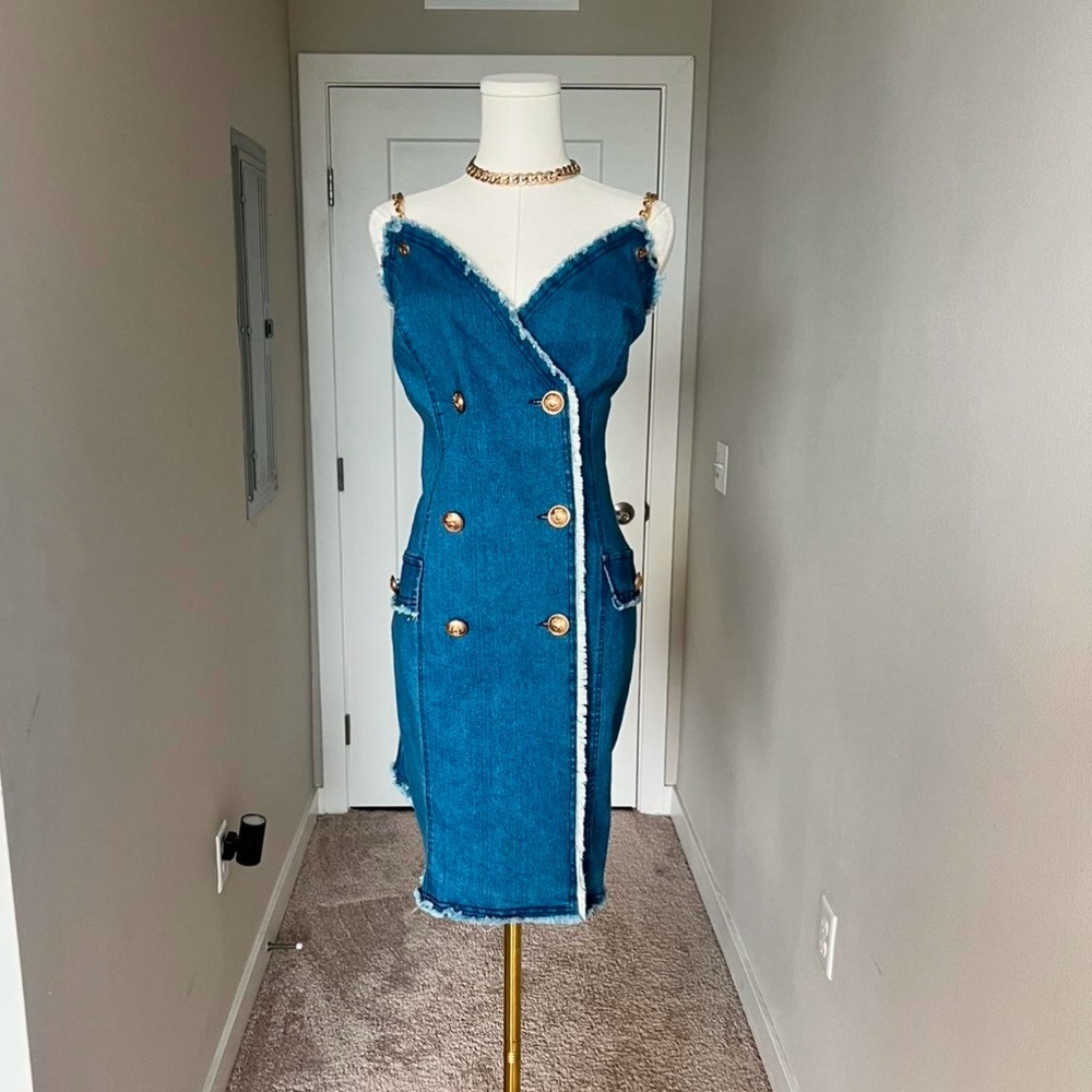 Chic Denim Double-Breasted Mini Dress